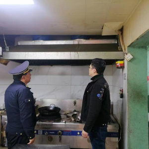 開發(fā)區(qū)中隊黨支部：嚴抓餐飲油煙治理，為大氣質量保駕護航 ...