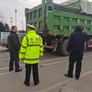 禁止“掉渣”！李園街道綜合行政執(zhí)法中隊做好渣土車輛運(yùn)輸專項(xiàng)整治 ...