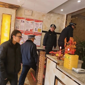 同和執(zhí)法中隊“信用+執(zhí)法”開展酒吧專項(xiàng)執(zhí)法檢查工作