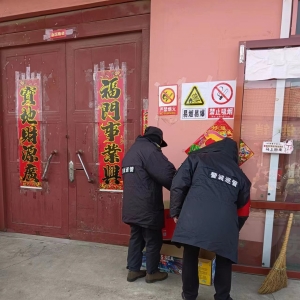 清理亂堆亂放，營(yíng)造良好鎮(zhèn)容環(huán)境！