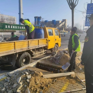 平度市東閣街道執(zhí)法中隊(duì)嚴(yán)查擅自挖掘城市道路，為市民出行保駕護(hù)航 ...