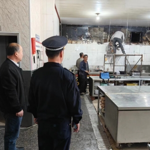 開展餐飲油煙整治聯(lián)合執(zhí)法，筑牢大氣環(huán)境“防護(hù)網(wǎng)”！