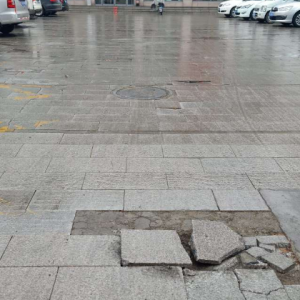 加強(qiáng)破壞道路執(zhí)法檢查，維護(hù)公共交通安全