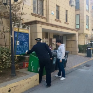 李園街道綜合行政執(zhí)法中隊：垃圾分類宣傳教育與嚴格執(zhí)法齊頭并進 ...