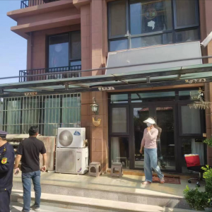 李園街道綜合行政執(zhí)法中隊：拆除私搭亂建，凈化小區(qū)環(huán)境