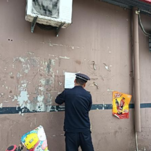 云山執(zhí)法中隊：消除安全隱患 扎實(shí)開展戶外廣告整治行動