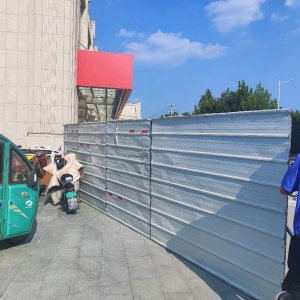 平度市東閣街道執(zhí)法中隊(duì)整治占用城市道路行為，還路于民