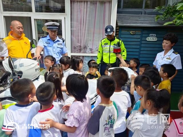 信新相映走進金湖路幼兒園 讓孩子們體驗當“小鐵騎”的樂趣