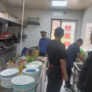 鳳臺中隊(duì)多措并舉 強(qiáng)化餐飲油煙源頭管控