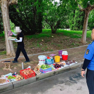 平度市東閣街道執(zhí)法中隊“信用+”整治流動攤販，規(guī)范市容管理秩序 ...