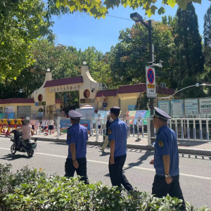 平度市東閣街道執(zhí)法中隊整治校園周邊亂象，織密校園環(huán)境“防護(hù)網(wǎng)” ...