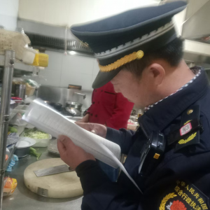 李園街道綜合行政執(zhí)法中隊：“信用+執(zhí)法”整治城市餐飲油煙，共筑藍天防線 ...