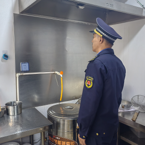 持續(xù)開展餐飲油煙整治，凈化“煙火氣”