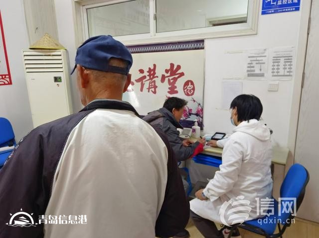 信新相映走進?？诼飞鐓^(qū) 磨刀工具再升級便民效率大提升