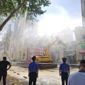 群策群力，攻堅克難，積極拆除違法建筑