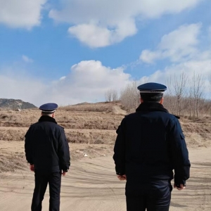 平度市東閣街道執(zhí)法中隊(duì)對隨意傾倒建筑垃圾“零容忍”，守護(hù)生態(tài)環(huán)境底線 ...