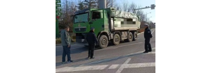 整治渣土車(chē)“拋撒滴漏” 維護(hù)道路秩序清潔