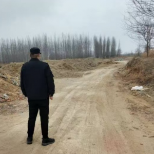 平度市東閣街道執(zhí)法中隊對隨意傾倒建筑垃圾說“不”，改善轄區(qū)環(huán)境 ...