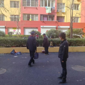 誰(shuí)執(zhí)法誰(shuí)普法 —整治侵占公共綠地 守護(hù)城市綠色