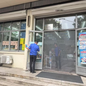 不懼高溫，勇戰(zhàn)酷暑—平度市綜合行政執(zhí)法局經(jīng)濟(jì)開發(fā)區(qū)中隊(duì)黨支部多措并舉開展市容精細(xì) ...