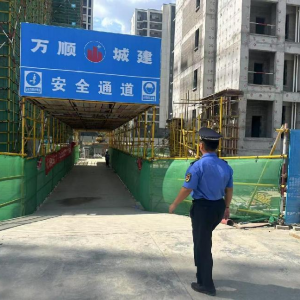 鳳臺執(zhí)法中隊：開展執(zhí)法檢查 壓實揚塵治理“第一責(zé)任”