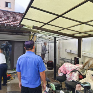 平度市東閣街道執(zhí)法中隊治理私搭亂建，改善城市環(huán)境